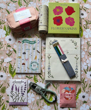Load image into Gallery viewer, Gardening Gifting Box