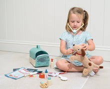 Load image into Gallery viewer, Animal Rescue Vet Case Play Set