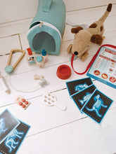 Load image into Gallery viewer, Animal Rescue Vet Case Play Set
